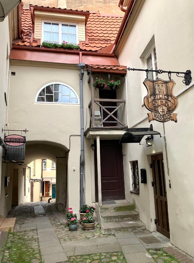 Very Vilnius Pilies Street Exterior photo